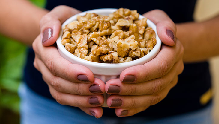 4 health benefits of walnuts and how much you should eat